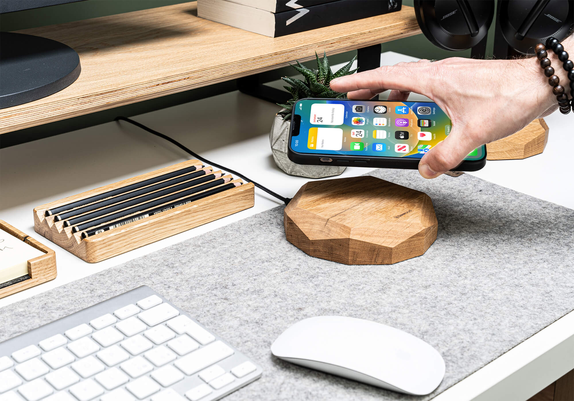 Inductive, wireless chargers for Bewood phones and accessories